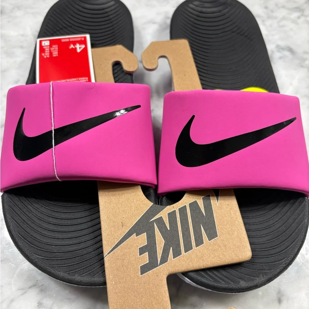 Nike Kawa Slide Sandal Little Girl Size Youth 4. Pink Black. New NWT